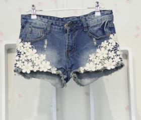 DENIM STONE WASHED AND TORN SHORTS WITH LACE 13