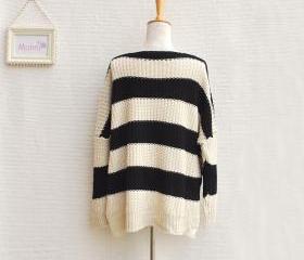 LARGE STRIPS AND TILTED POCKET BAGGY SWEATER 33