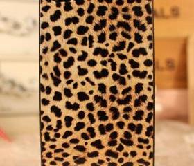 CHEETAH STARTS USING IPHONE NOW 95