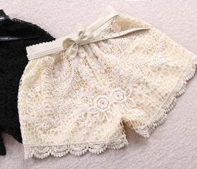 LACE SHORTS WITH CROCHET EDGE AND BOW WAIST [248]