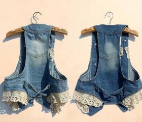 SLEEVELESS DENIM VEST WITH LACE TRIM [271]