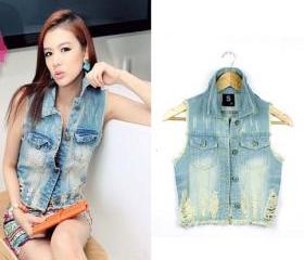 TORN AND WORN DENIM VEST WITHOUT SLEEVES [286]